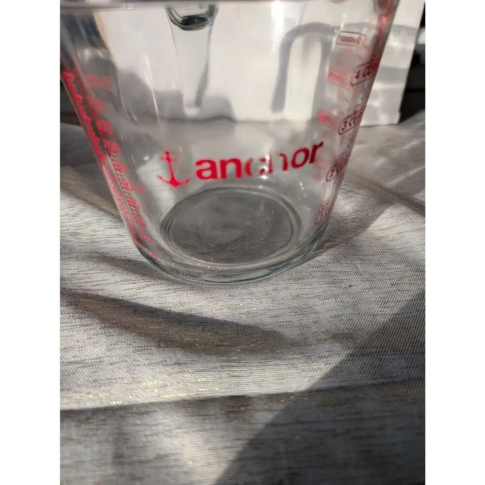Measuring Cup, Anchor Hocking Glass 32 ozMeasuring Cup.